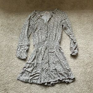 Faherty Gray and White Long Sleeve Dress